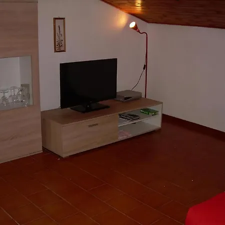 Apartment Nr, 2 Im Casa Mary Mit Balkon Und Seeblick Sommavilla